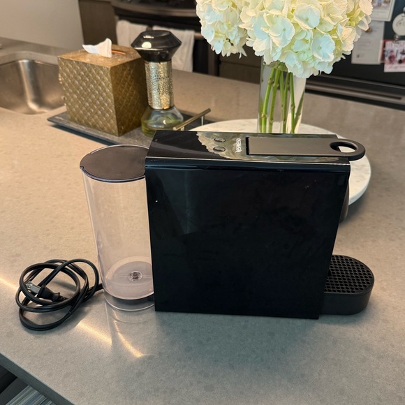 Nespresso x Breville - Essenza Mini Black Espresso Coffee Machine - Picture 2 of 11